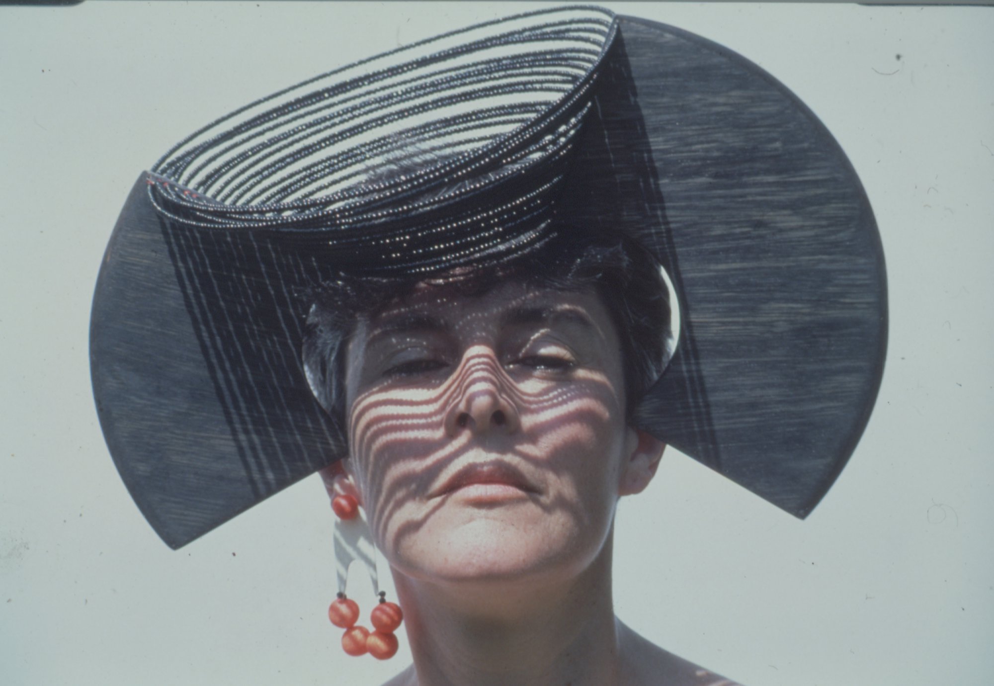 Liliane Lijn, Horned Head, plywood, piano wire, glass beads, 27 x 70 x 37 cm, 1985